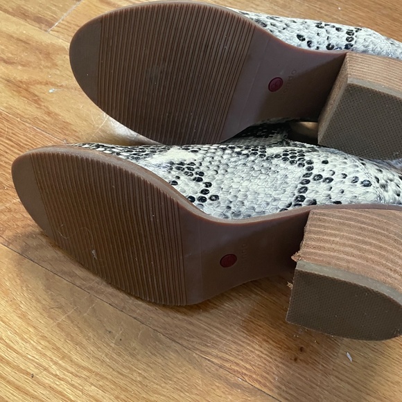 Booties - Picture 4 of 4